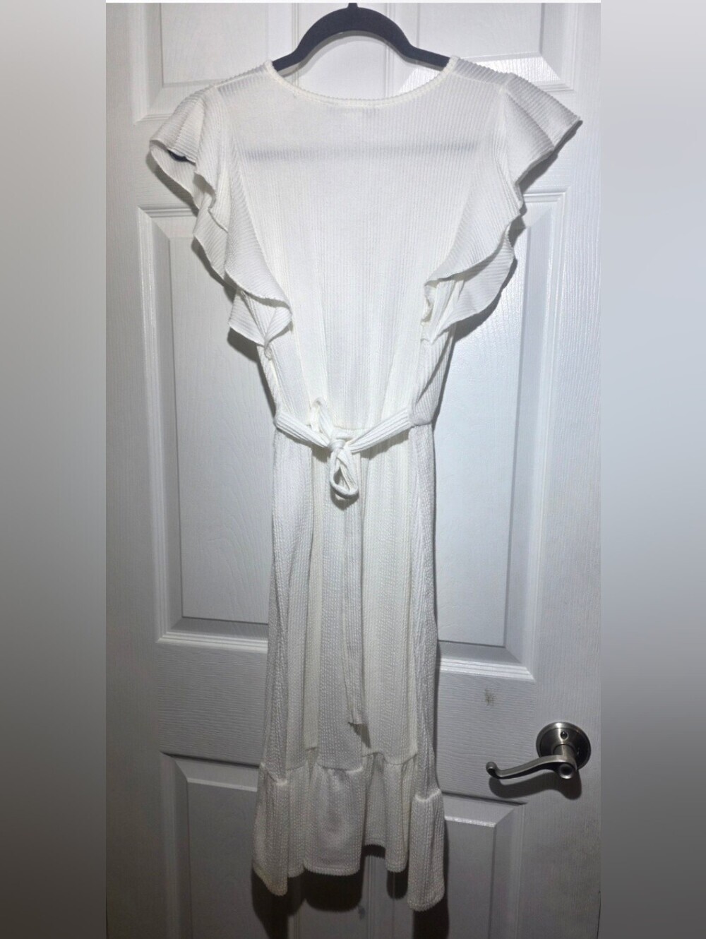 Caution to the Wind White Flutter Sleeve Midi Dress Women’s Size Small - Picture 4 of 4